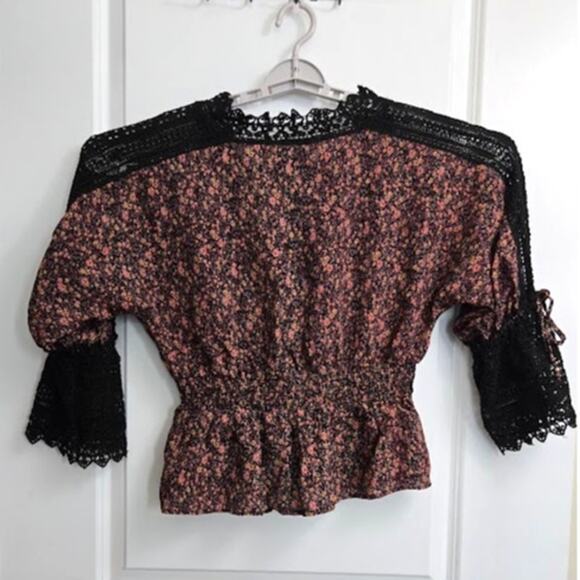 Angie Black Floral Lace Trim Boho Blouse Women's Size L - Picture 7 of 7